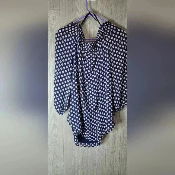 Michaels Kors off the shoulder blouse  size XL navy with white and orange patter - Picture 3 of 3